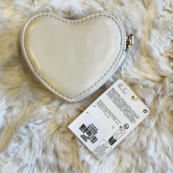Primark Heart Shaped Zip Case - Picture 2 of 3